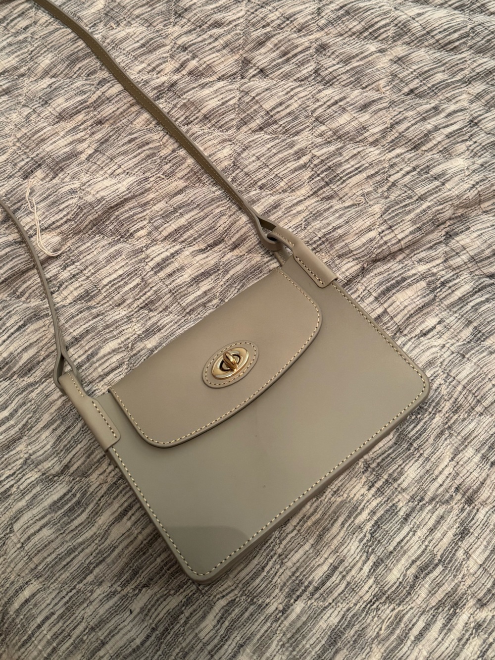 Dooney & Bourke sweety leather pinky bag
